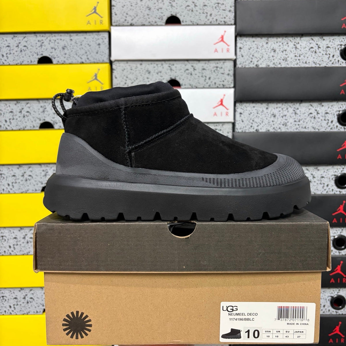 UGG Neumeel Deco Boot – Unisex Suede Ankle Boot in Black with Lug Sole